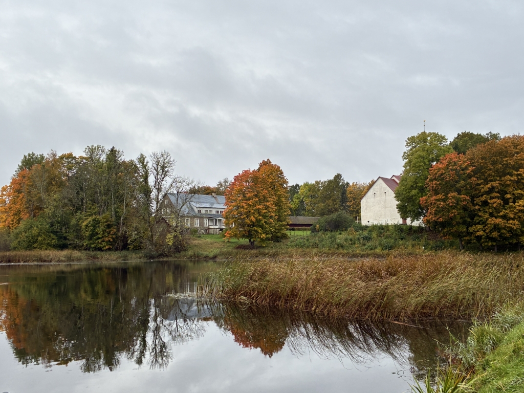Saarde kirik